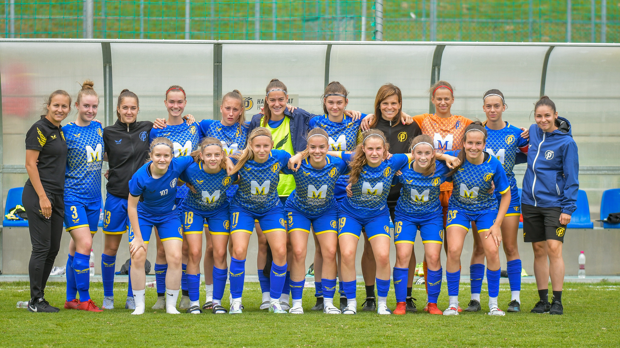 U15-ös lányok: bronz, U17-es lányok: ezüst