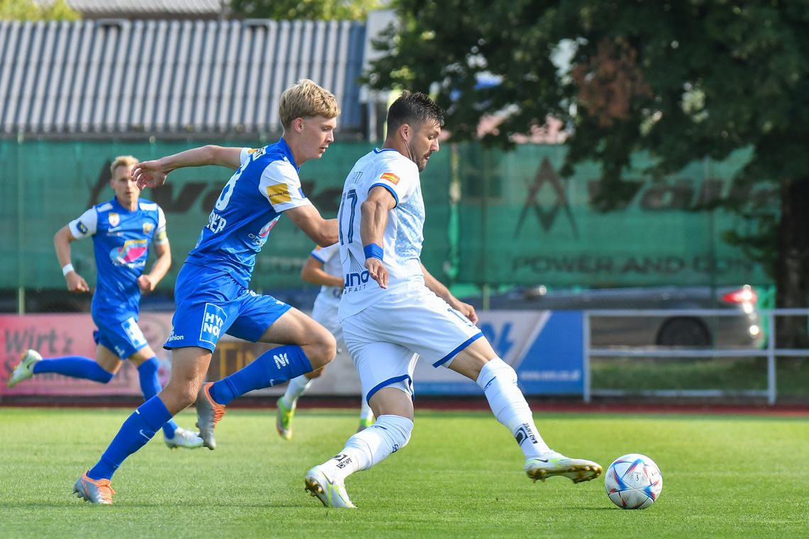 A Slavia következik