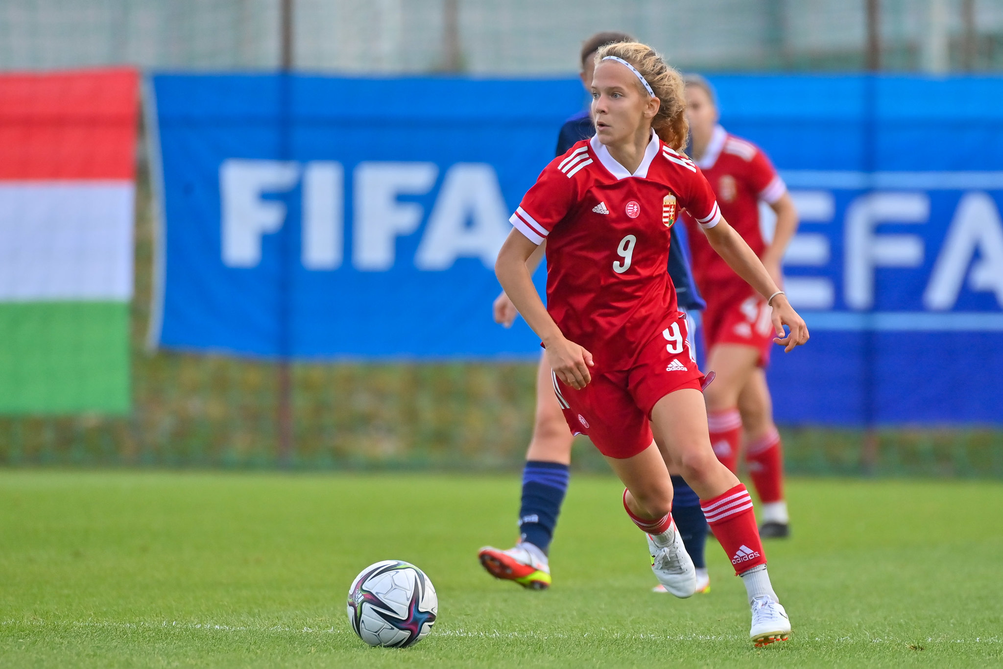 Duplával debütált