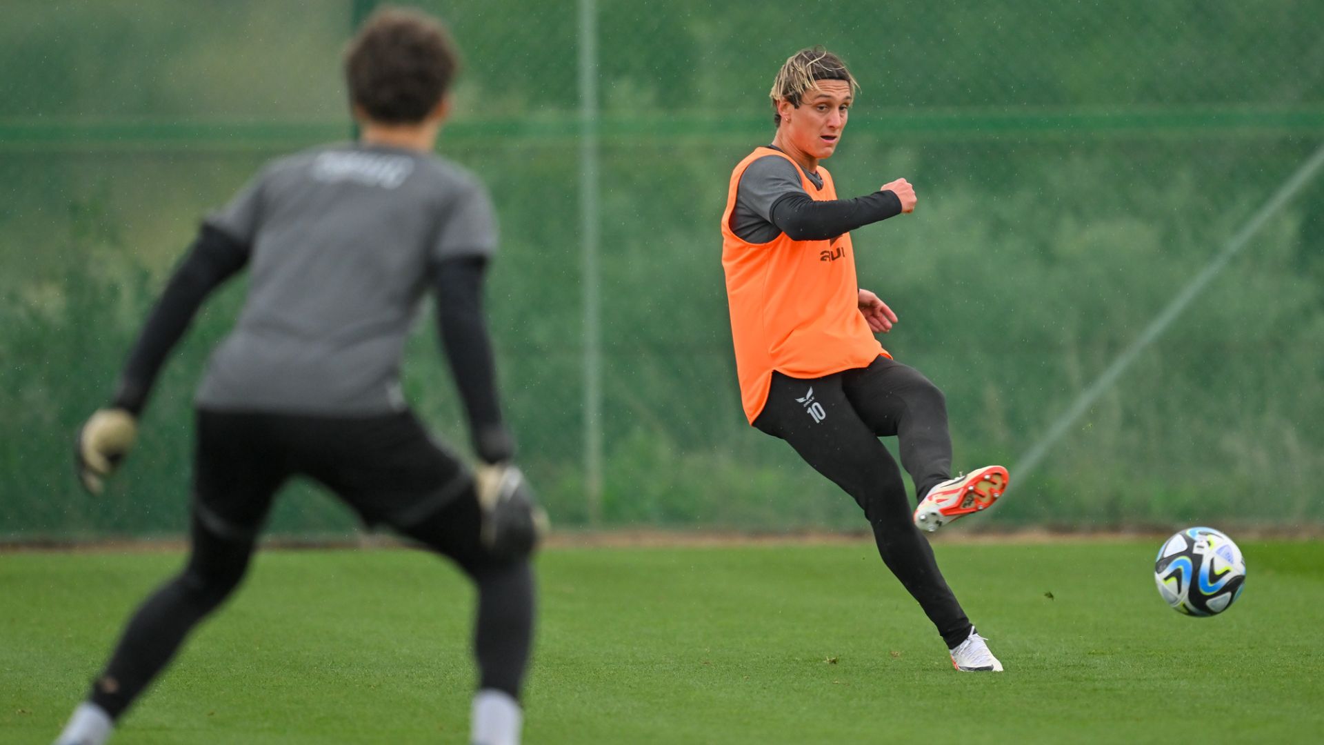 „Igyekszem segíteni az akadémistákat” - videó