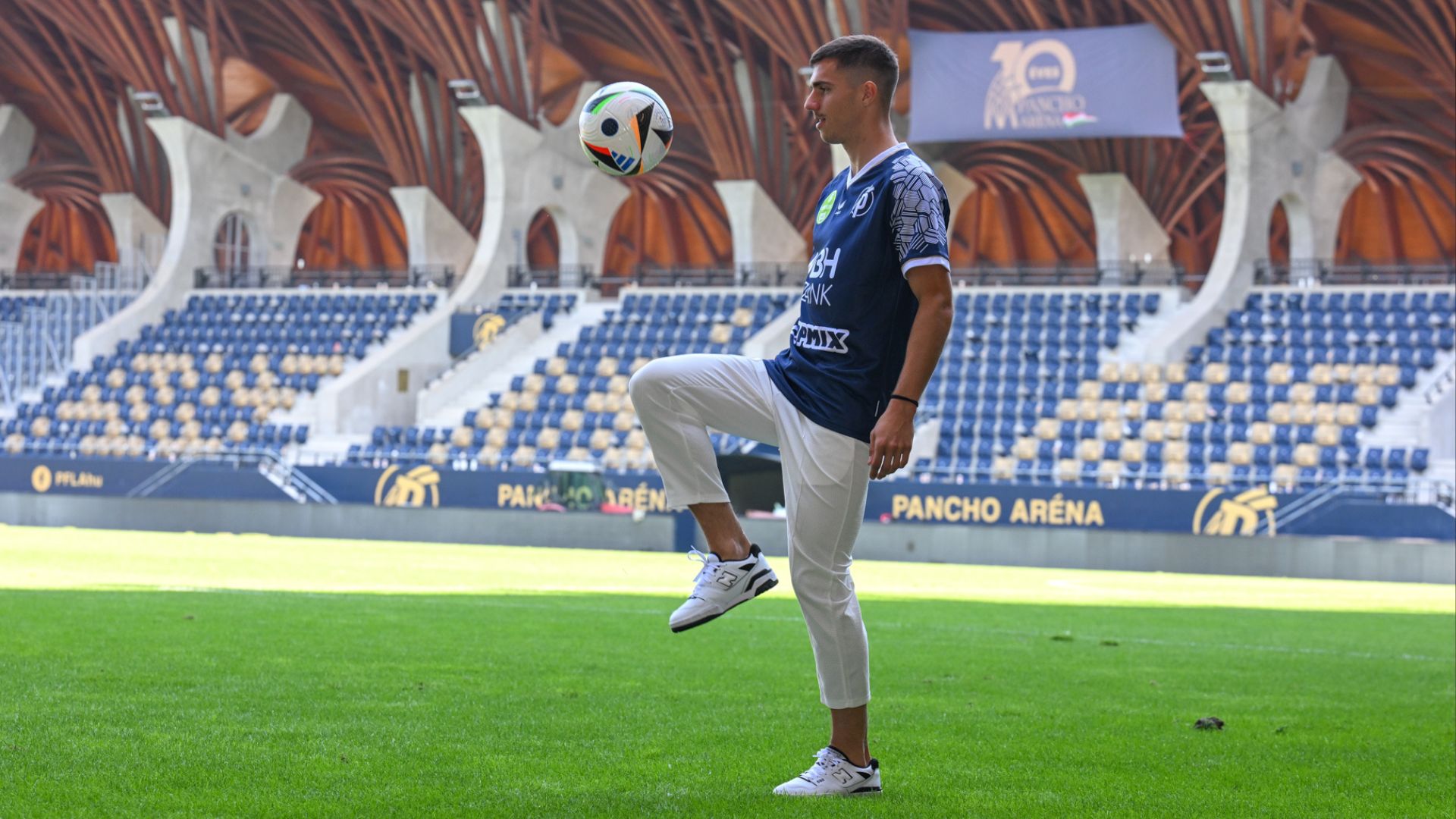 „Sokat segít, hogy akadnak ismerős arcok” - videó