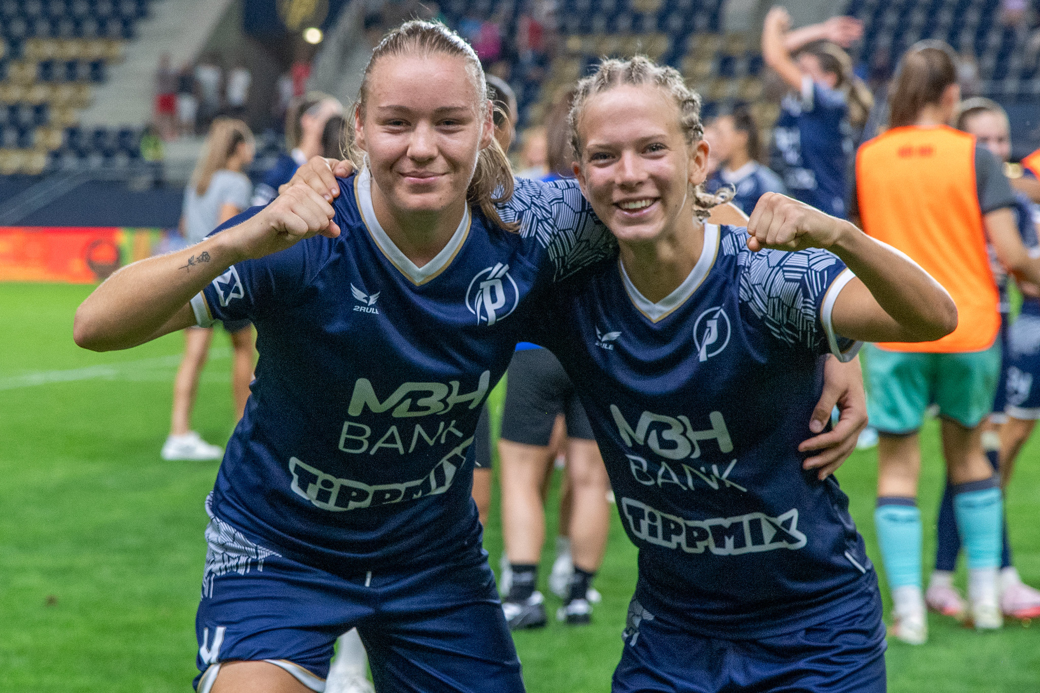 Hajrá, magyarok! Mindent bele, Puskás-lányok!