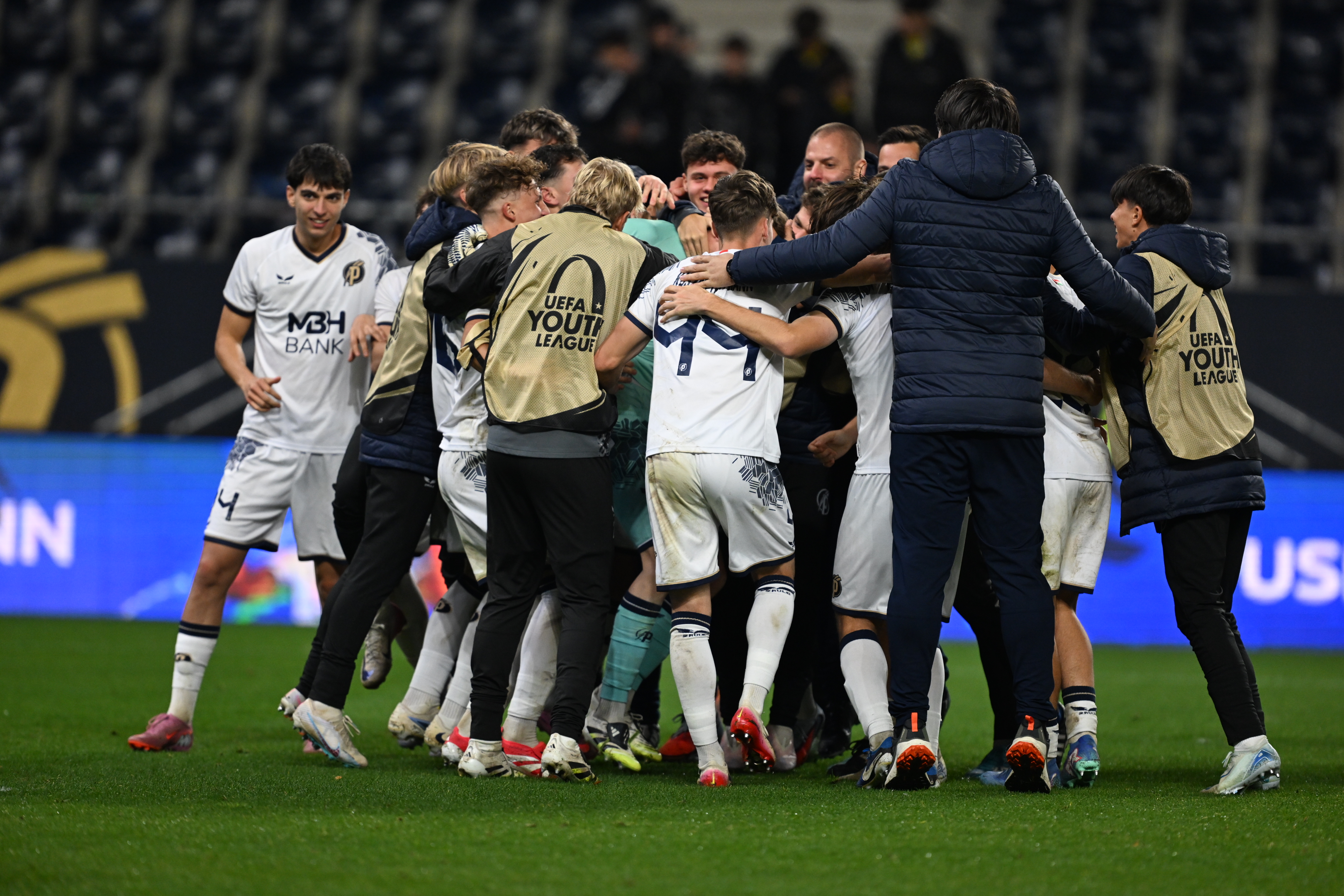 Youth League: továbbjutottunk!